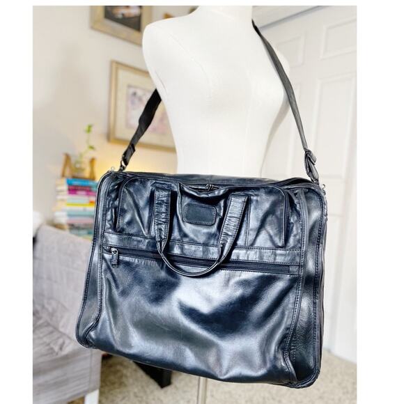 Tumi Black Leather Expandable Padded Laptop Briefcase Messenger Bag - Picture 4 of 12